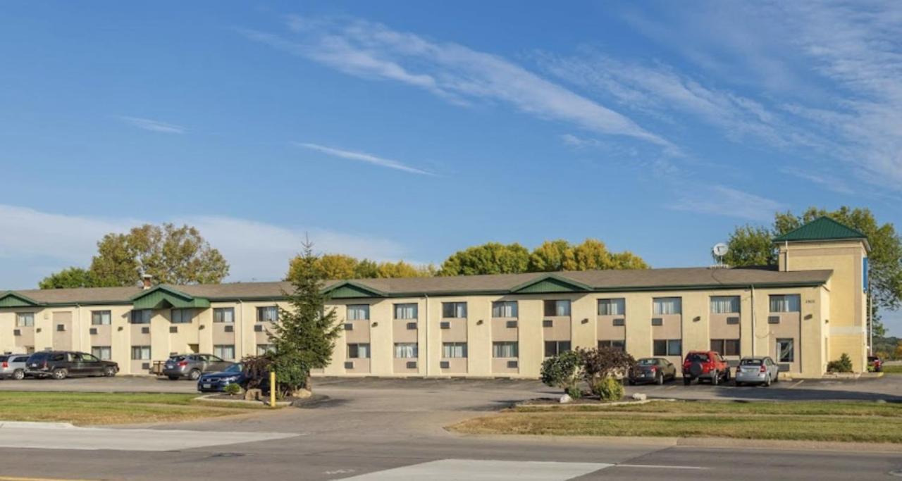 Moline Bell Hotel Exterior photo